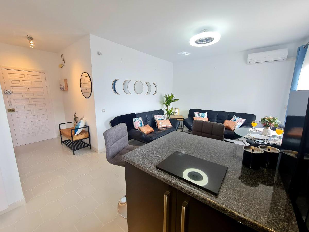 Precioso Apartamento Con Piscinas Y Vistas Al Mar. Benalmádena Esterno foto